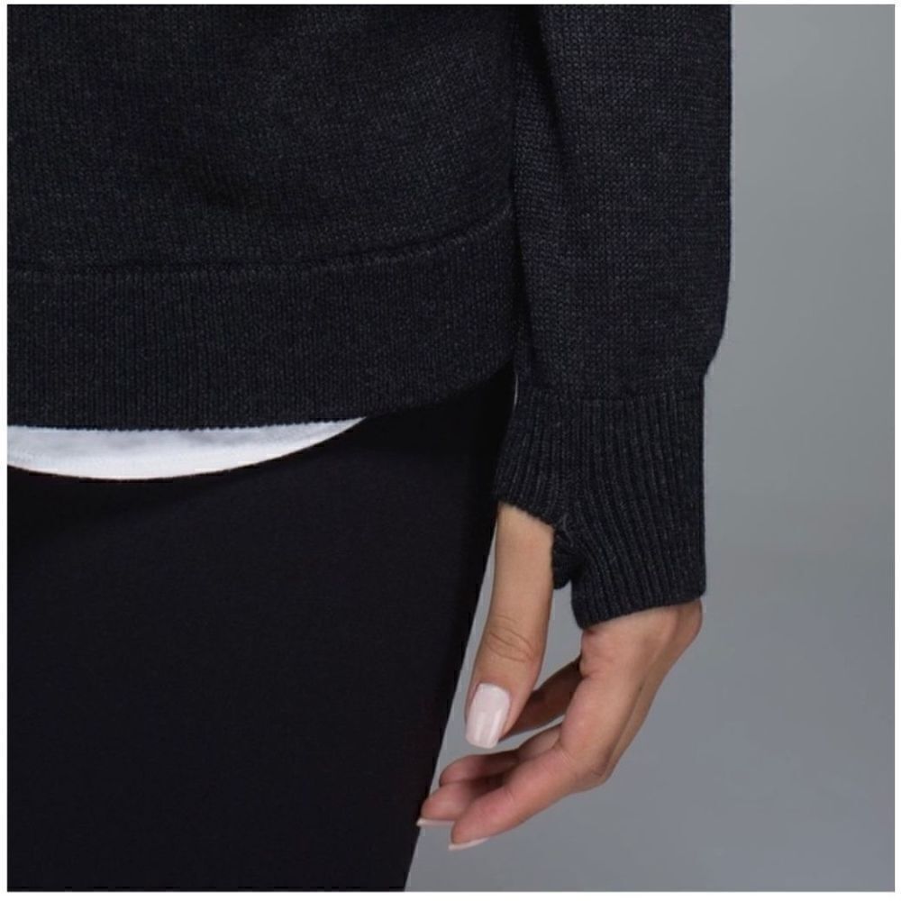 Lululemon Women’s Heathered Black Cardi in The Front Cardigan Sweater - Picture 8 of 9